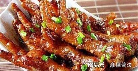 三亿体育app没胃口就来一谈红烧凤爪软嫩多汁好吃又美食甘旨吃了还想吃！(图1)