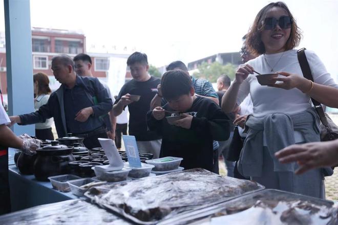 三亿体育app首届阳新屯鸟汤节进行邀您到黄石餐饮阳新品阳世适口三亿体育官网(图2)