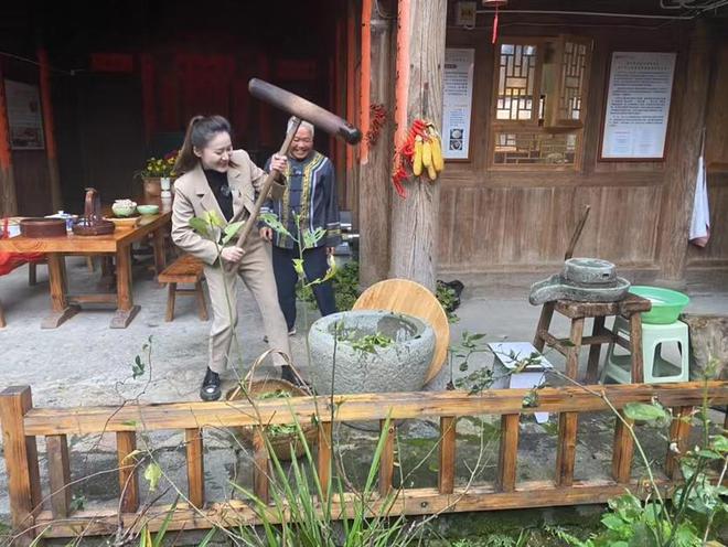 三亿体育app央视财经《生财有道》栏目组走进景宁英川 寻味畲乡美食(图2)