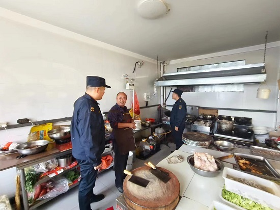 蒙阴经济开垦区展开餐饮园地燃三亿体育官网气安好专项检验(图1)