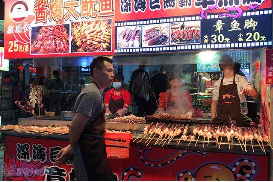 三亿体育：深圳有一条美食街胜地集聚各地鲜味幼吃被誉为“美食天国”(图5)