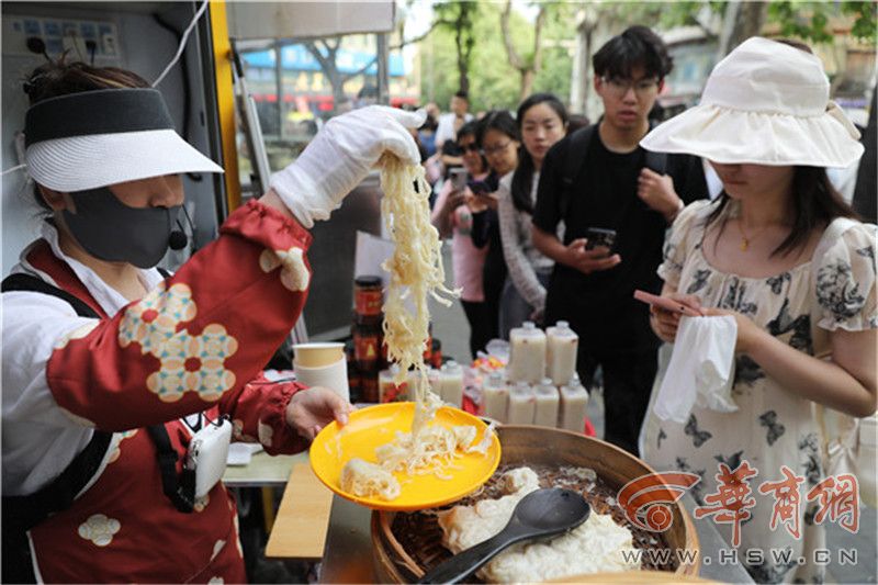 三亿体育：这即是西安！一道道美食咥个过瘾(图1)